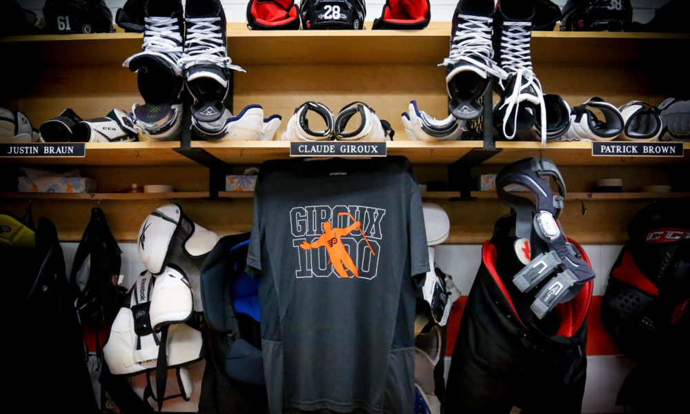 Claude Giroux T shirt, Philadelphia Flyers
