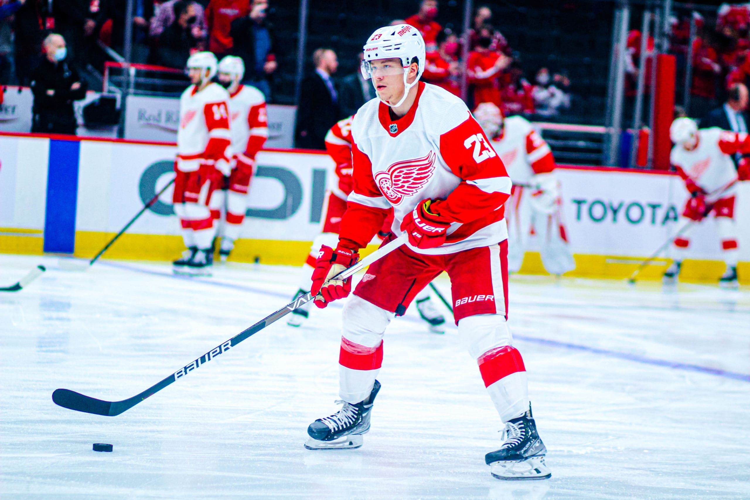 Lucas Raymond, Detroit Red Wings, Predators