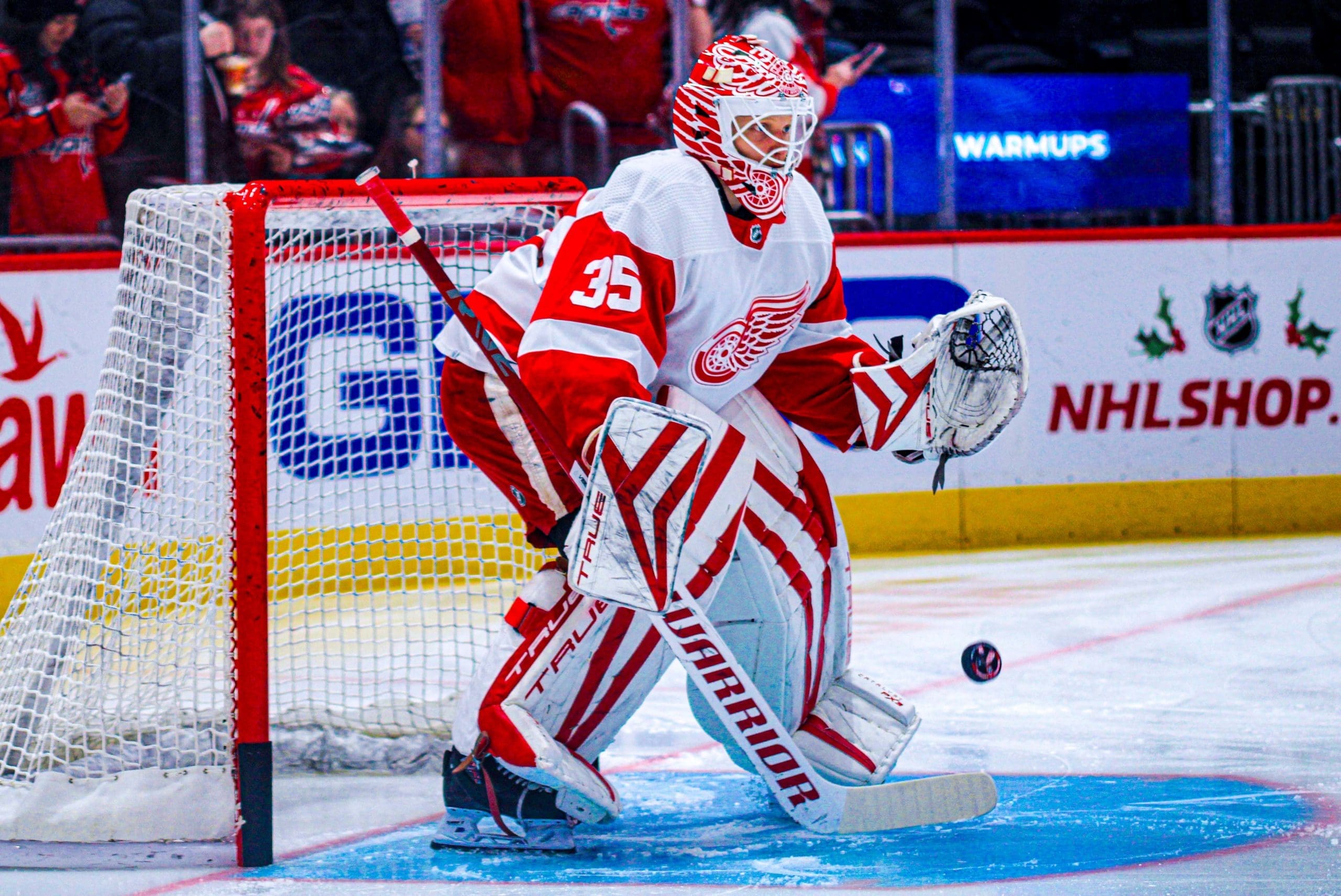 Dylan Larkin sets pace; Detroit Red Wings blow out Canucks, 6-1