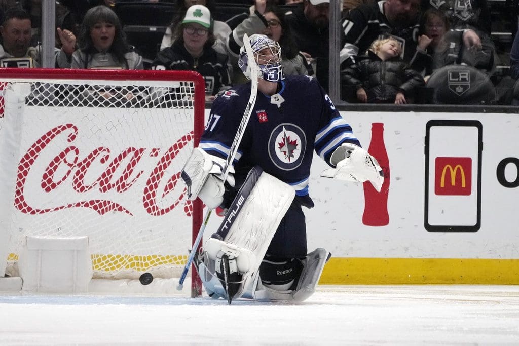 connor Hellebuyck, winnipeg jets