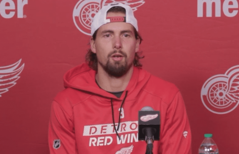 Justin Holl, Red Wings