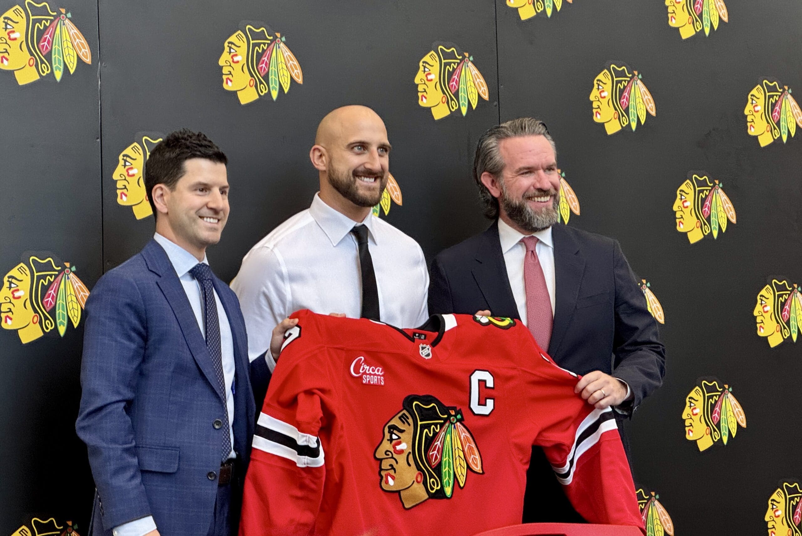 Blackhawks start new era introducing Nick Foligno as captain