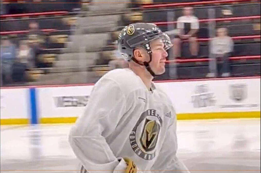 Tomas Hertl goes full contact Vegas Golden Knights