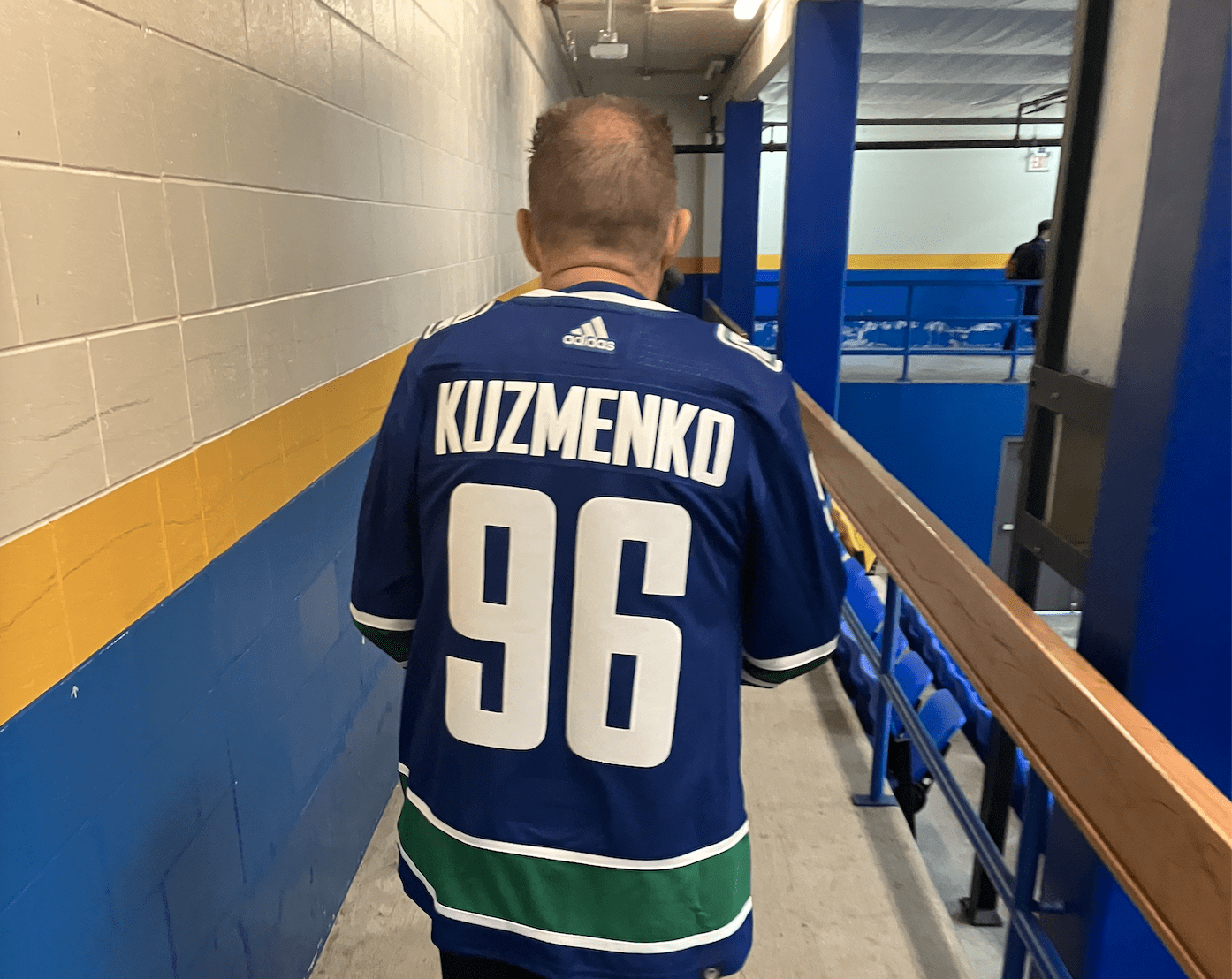 Vancouver Canucks, Kuzmenko jersey