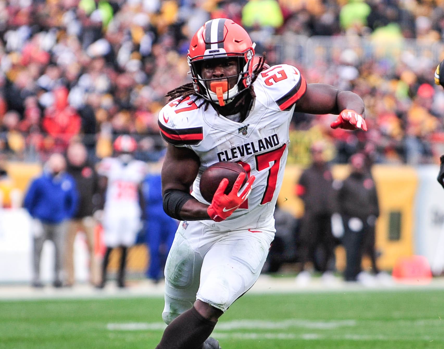 Watch: Kareem Hunt scores first touchdown as a Browns player