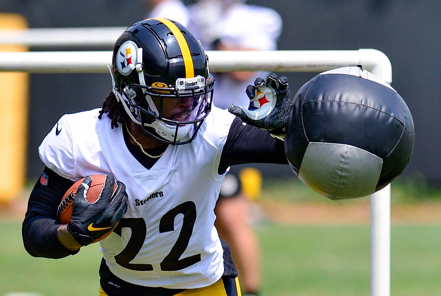 Steelers Star Najee Harris Rated 15th-Best Amongst RBs In Latest Madden  Ratings