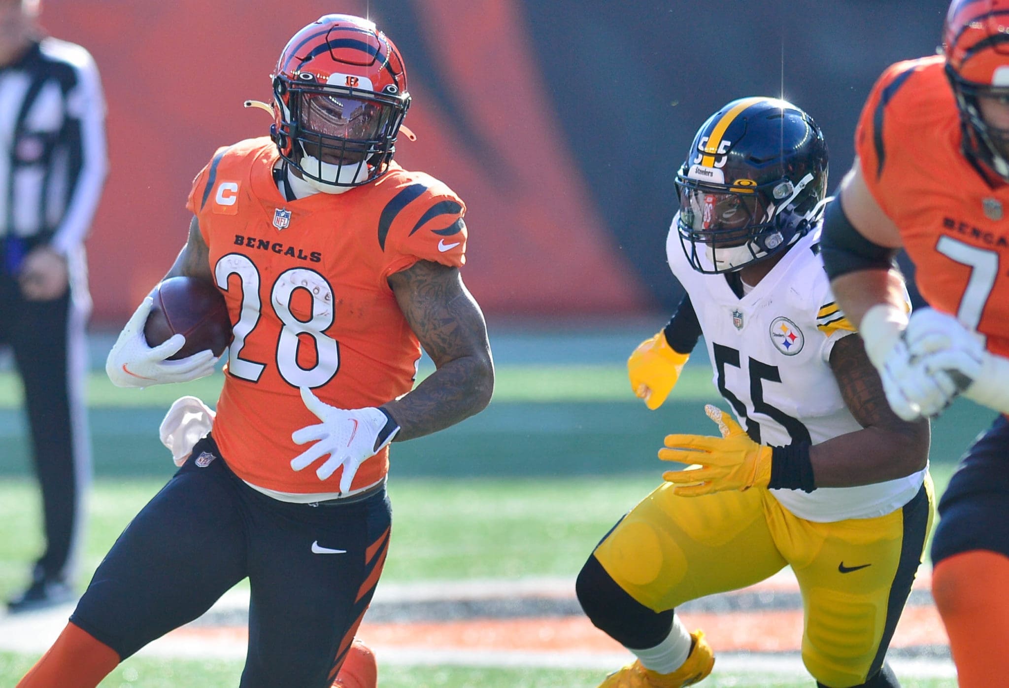 Mixon, Bengals Run Over Steelers