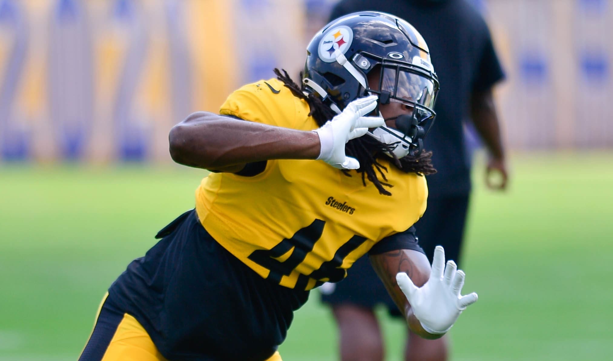 After 3-sack preseason, undrafted rookie David Anenih eager to join  Steelers