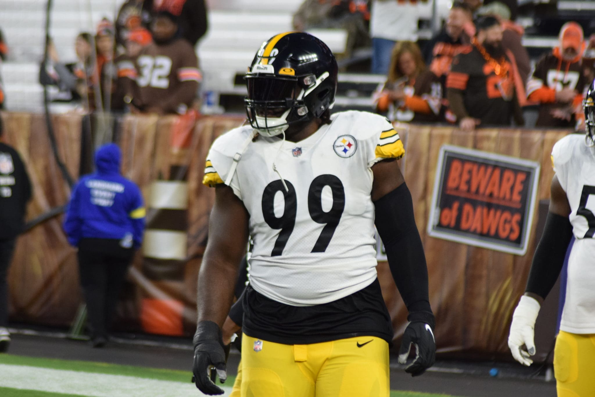 Should Pittsburgh Steelers Bring Back Larry Ogunjobi? - Sports