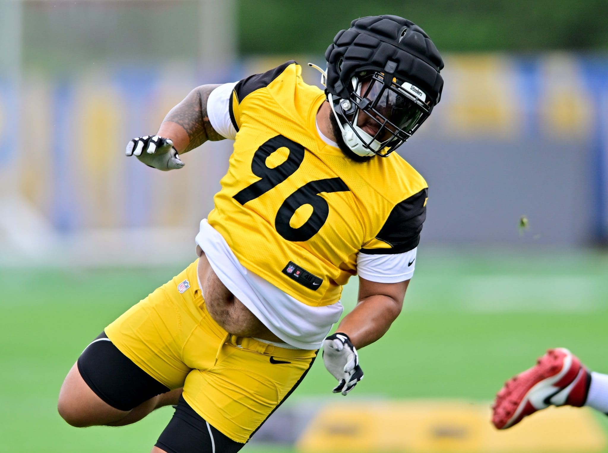 Steelers Promote Big Nose Tackle to Active Roster