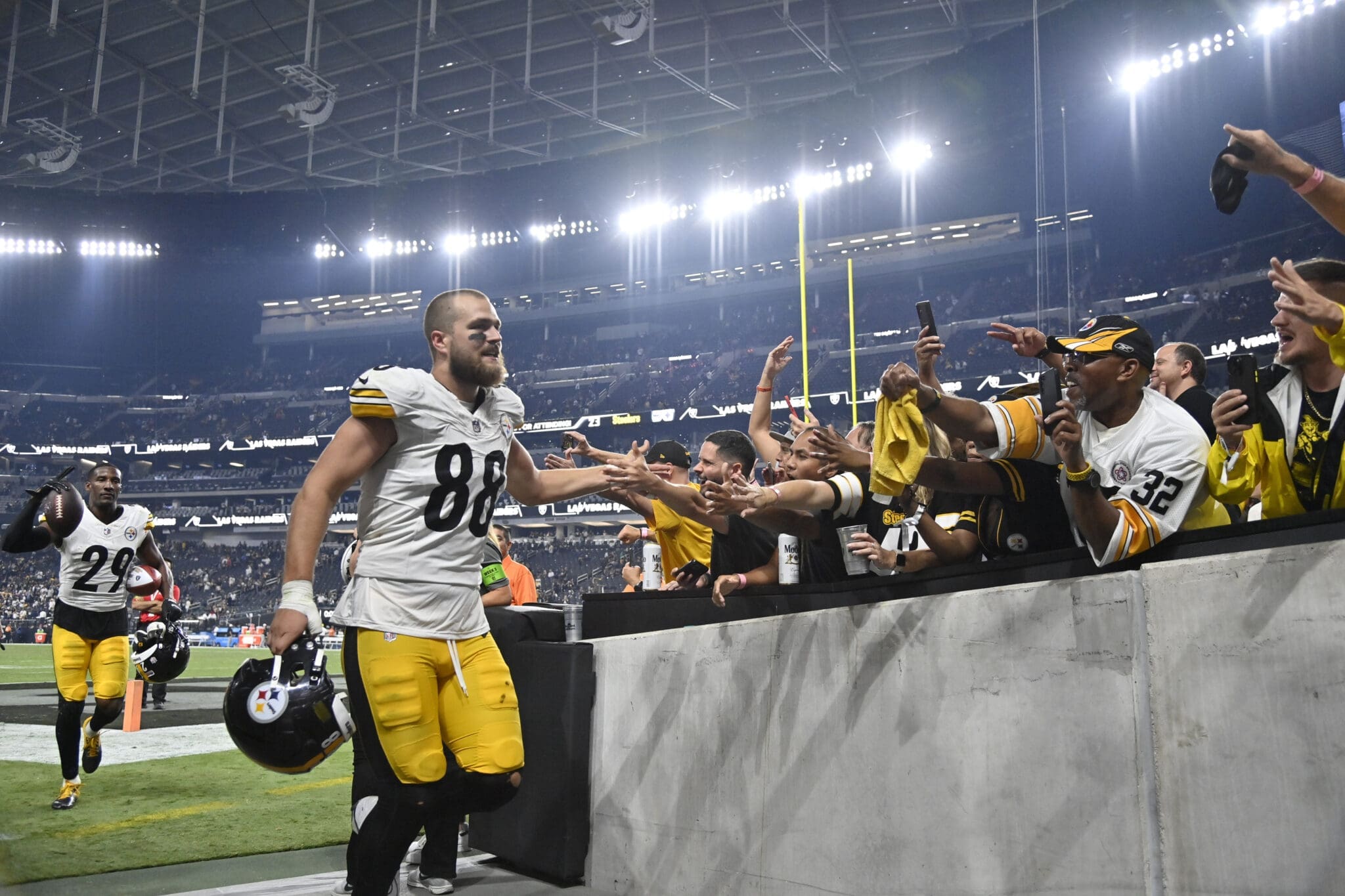 Aaron Donald is still a fan of Steelers, Rams' opponent Sunday