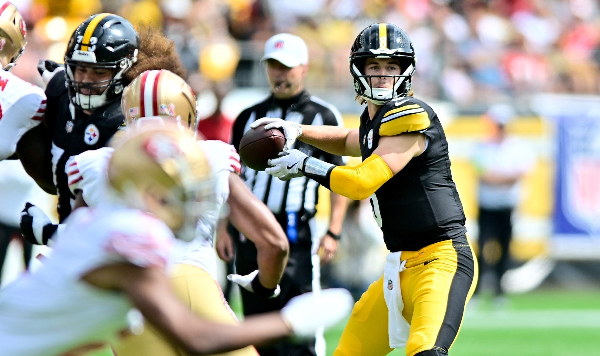 Steelers lose game, quarterback and more in abysmal showing against Texans