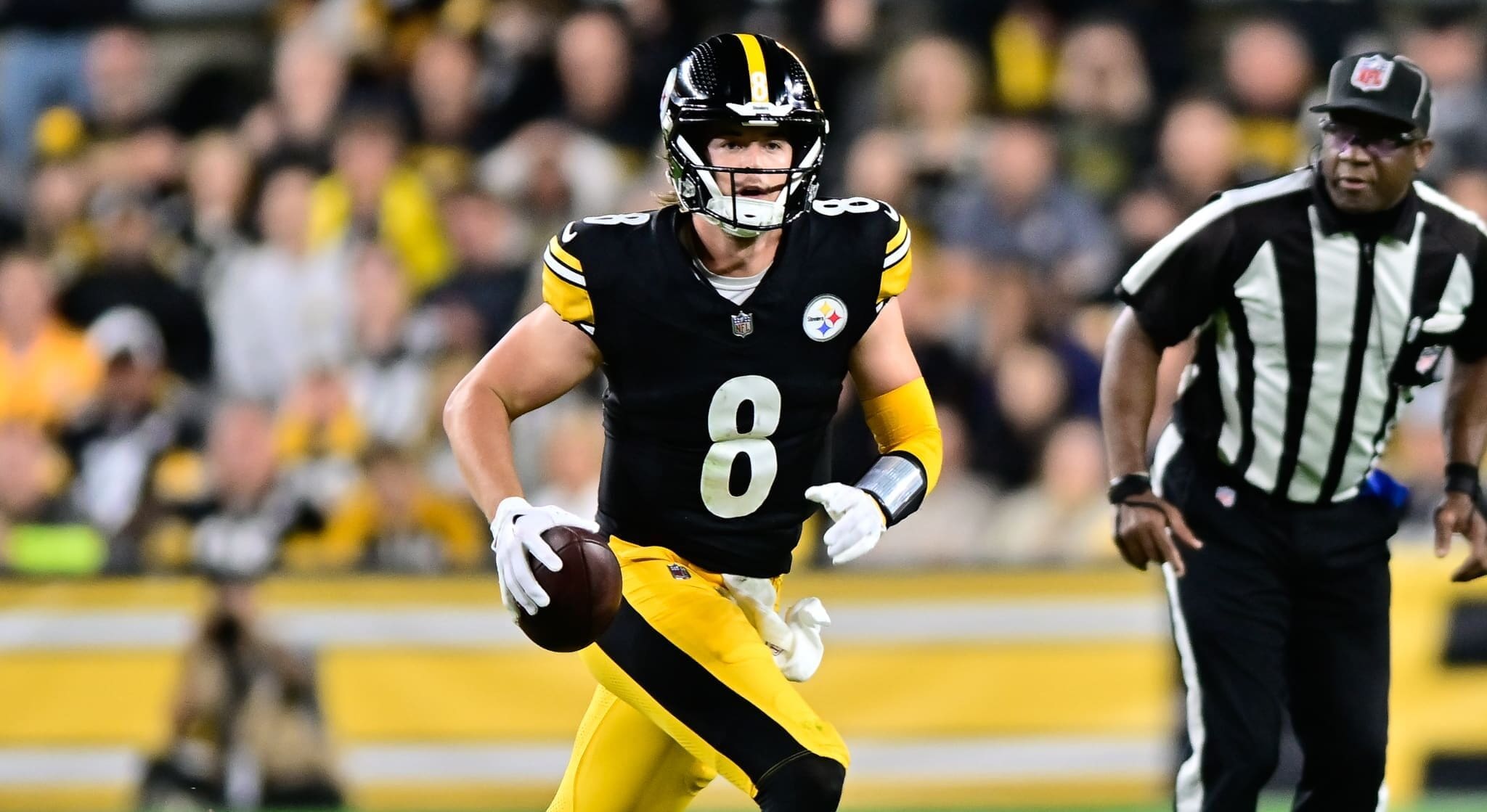 Steelers QB Kenny Pickett Out with Left Knee Injury