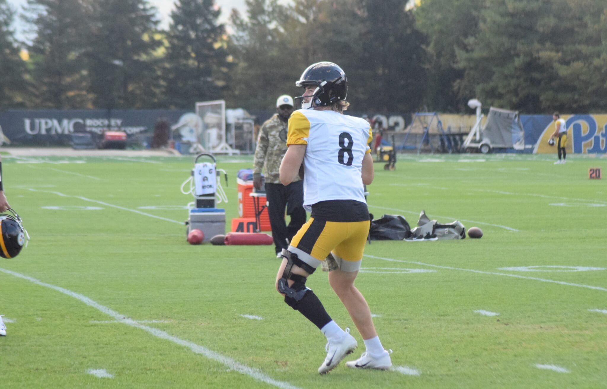 Steelers rule Kenny Pickett out of rest of game vs. Texans with a knee  injury 