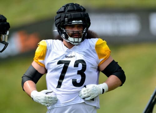 Pittsburgh Steelers guard Isaac Seumalo