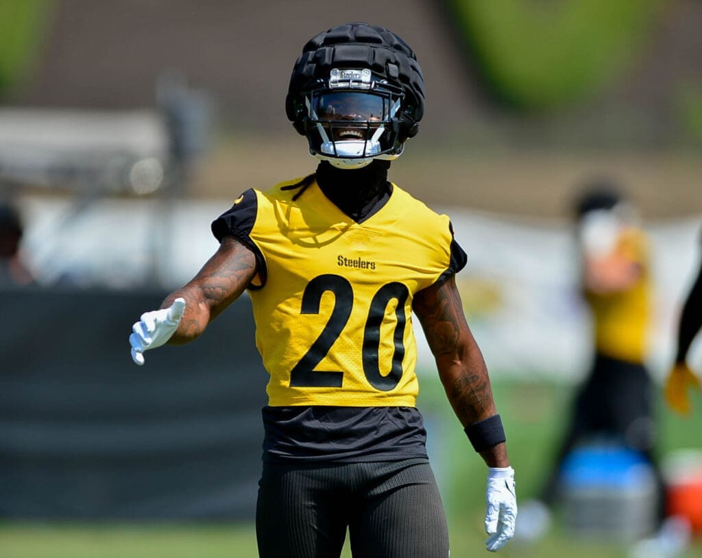 Pittsburgh Steelers CB Cam Sutton