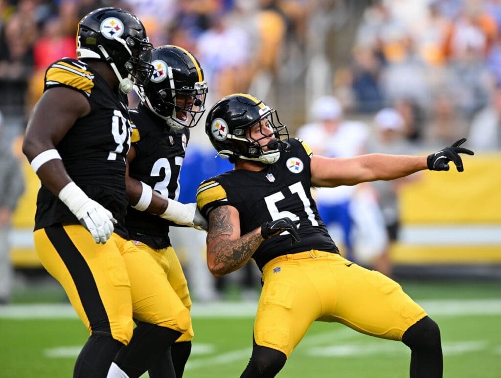 Steelers outside linebacker Nick Herbig