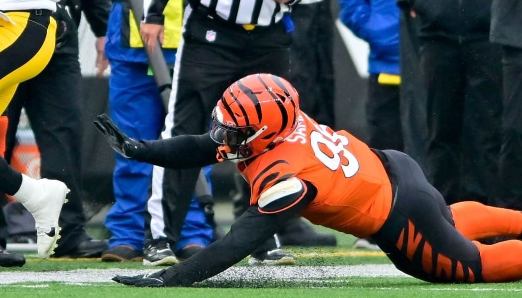 Cincinnati Bengals DE Cam Sample