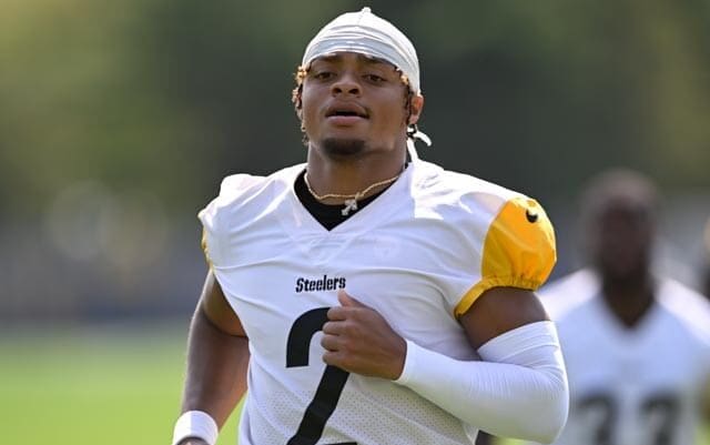 Pittsburgh Steelers quarterback Justin Fields