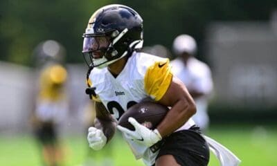 Pittsburgh Steelers running back Jaylen Warren