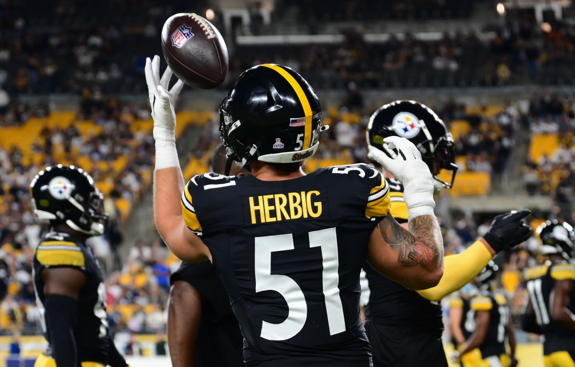 Steelers outside linebacker Nick Herbig