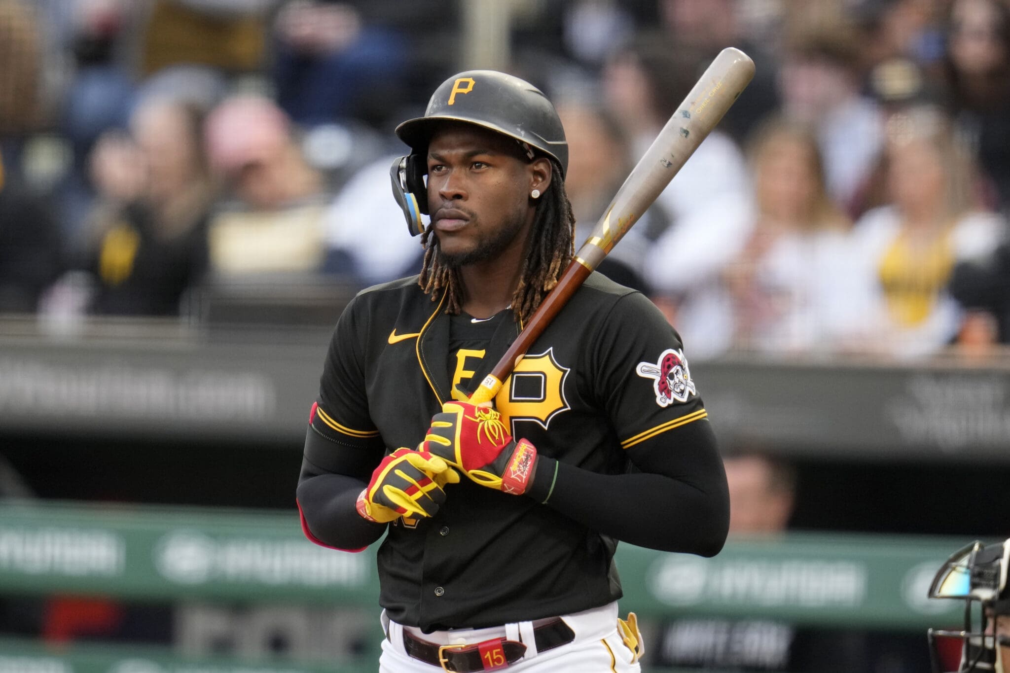 Pittsburgh Pirates' Oneil Cruz bats during a baseball game against the Chicago White Sox in Pittsburgh, Saturday, April 8, 2023. (AP Photo/Gene J. Puskar). SHota Imanaga