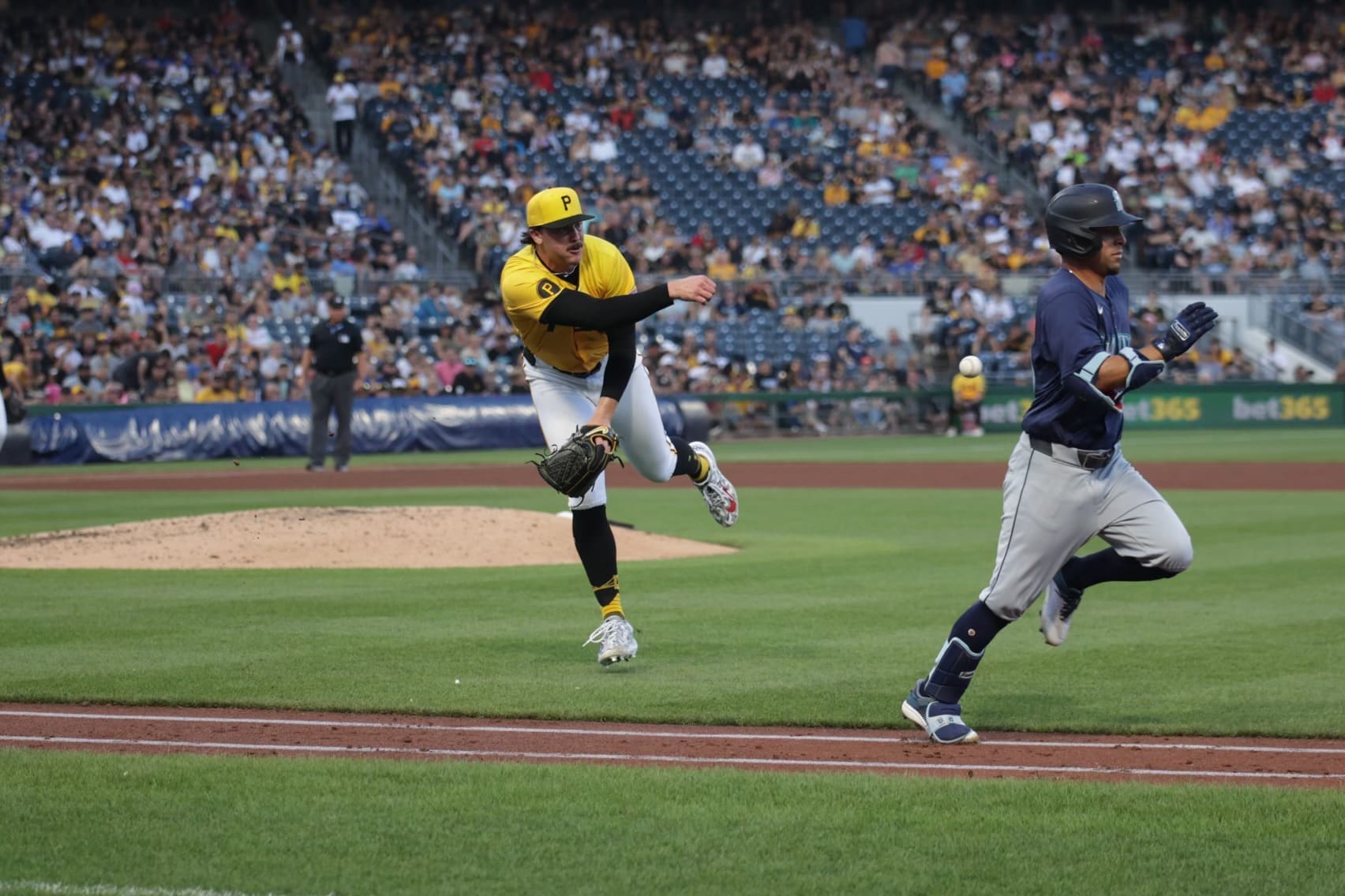 Skenes2 Paul Skenes Ranks 4th Among MLB's Best Starting Pitchers: A Rising Star for the Pirates