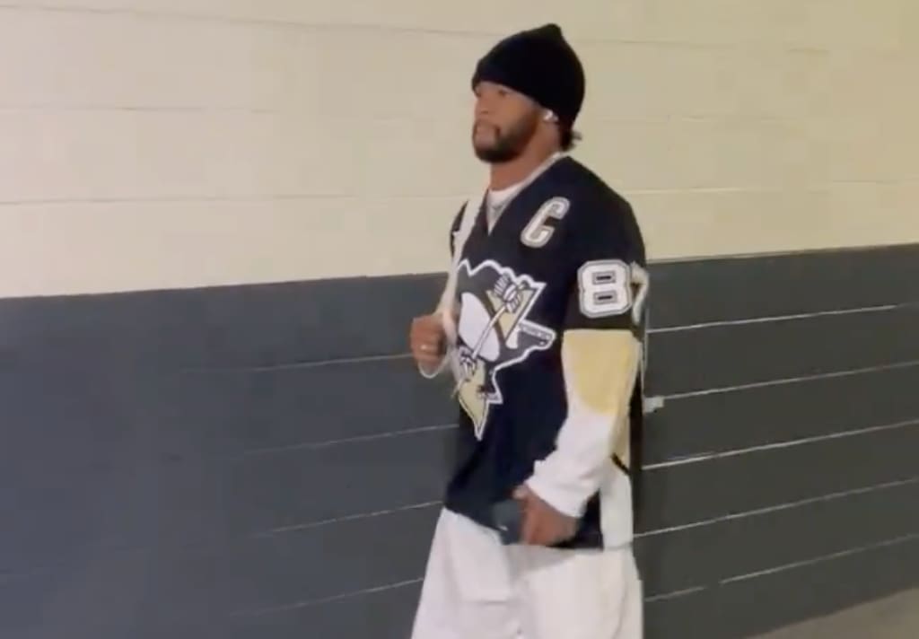 Pittsburgh Penguins SIdney Crosby jersey, Kyler Murray arrives in Philadelphia