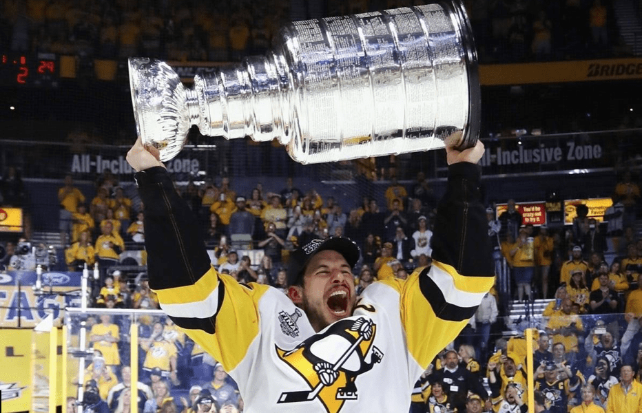 Pittsburgh Penguins Stanley Cup Odds: Sidney Crosby Holds Stanley Cup