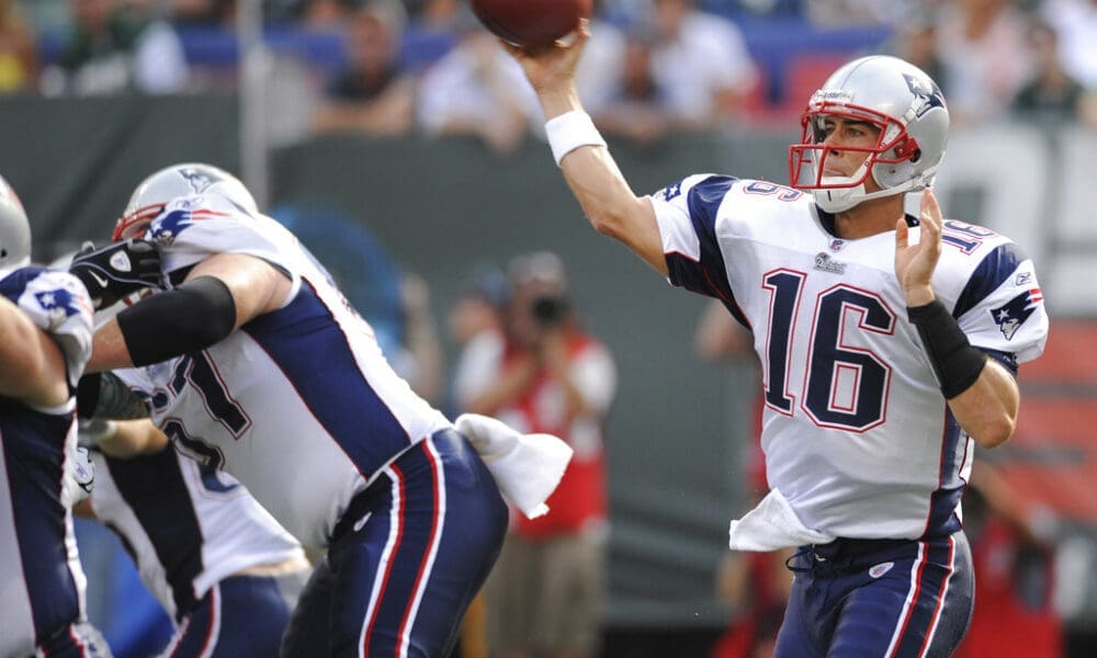 New England Patriots quarterback Matt Cassel throws a pass during the first quarter of an NFL football game New York Jets Sunday, Sept. 14, 2008 at Giants Stadium in East Rutherford, N.J. (AP Photo/Bill Kostroun)