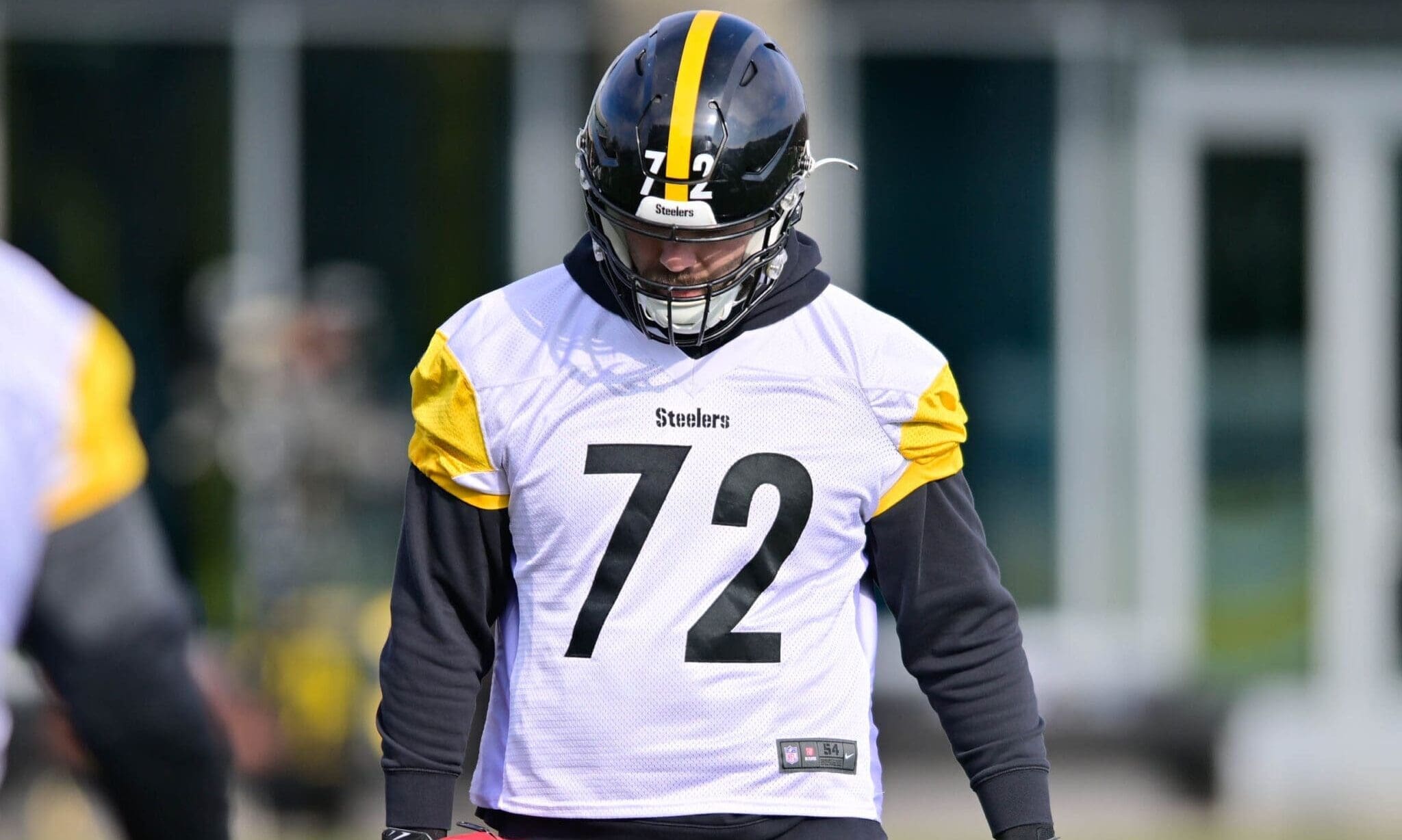 New England Patriots signed OT Kellen Diesch / Ed Thompson, Steelers Now