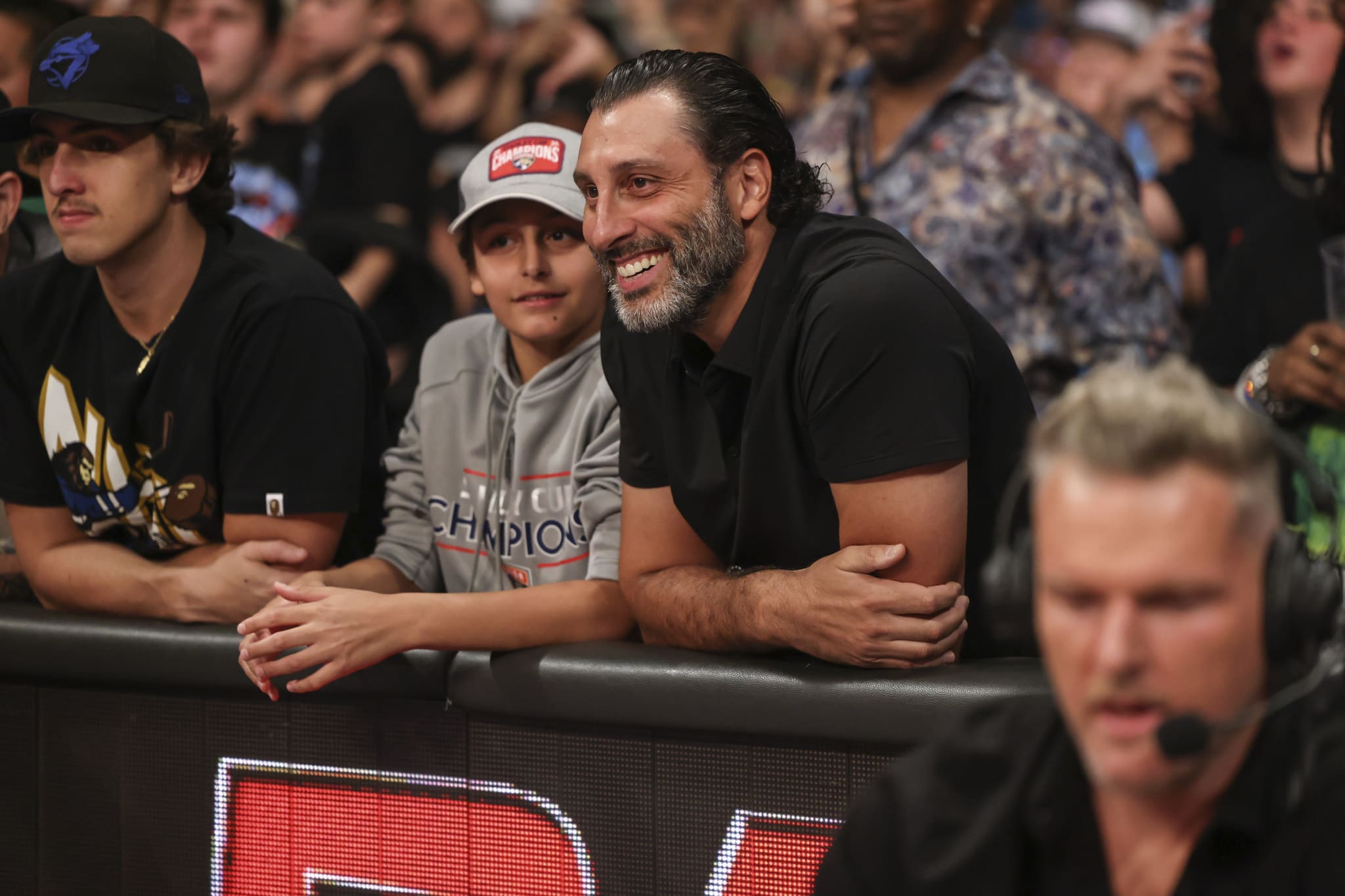 Roberto Luongo Gets Love from CM Punk at WWE Raw in Sunrise