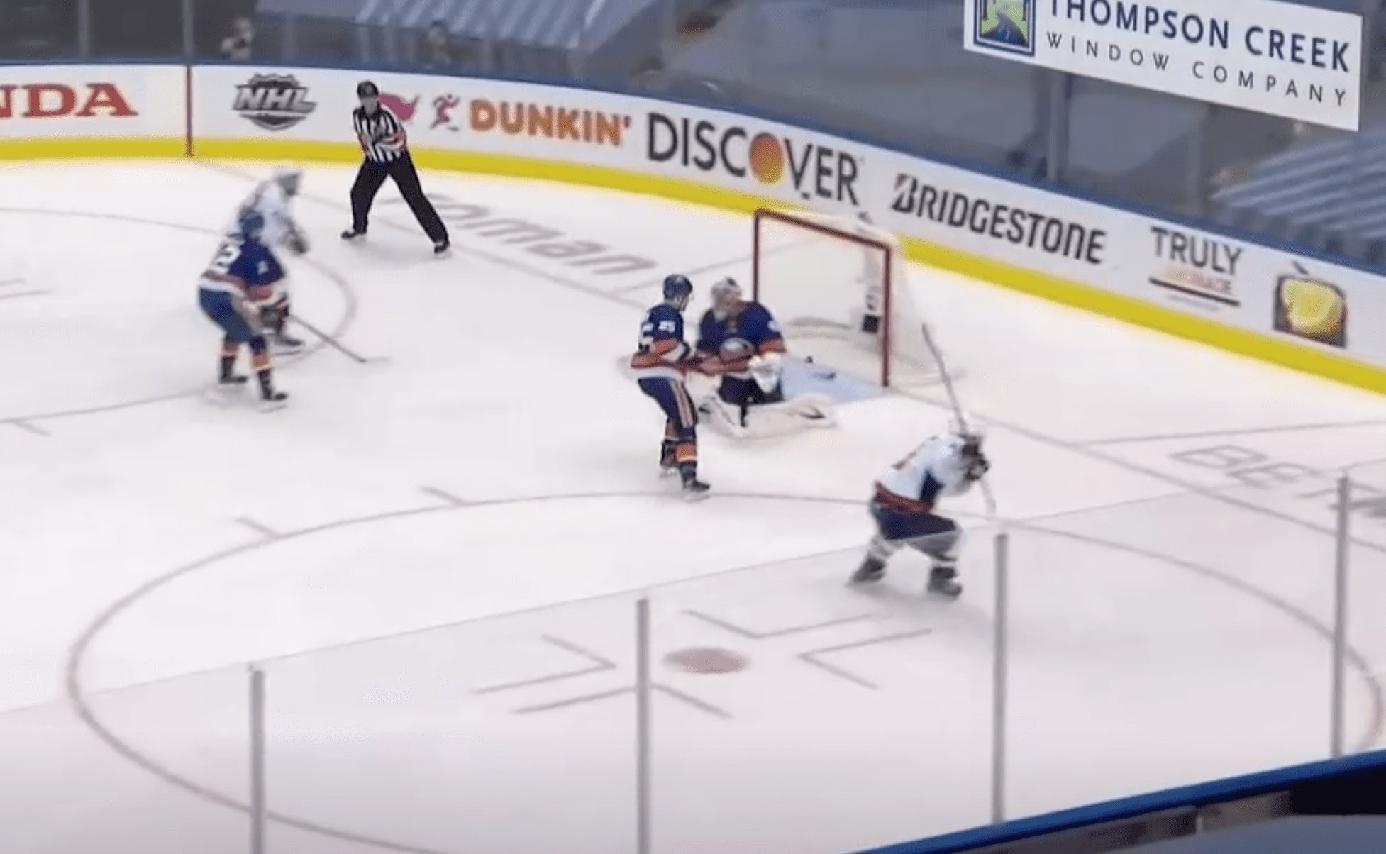 Alex Ovechkin celebrates goal against New York Islanders